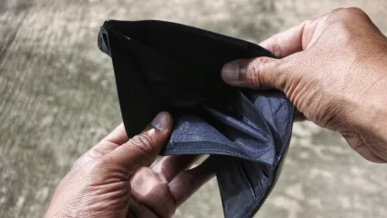 Hotovosť pomaly ale isto skonč&iacute;