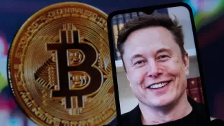 Elon Musk má majetok v hodnote kapitalizácie Bitcoinu