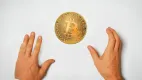 Mladí Slováci nakupujú Bitcoin