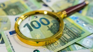 100 eur mesačne na investovanie verzus spotrebu