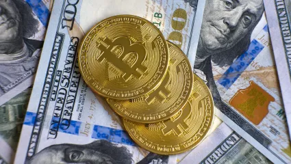 Bitcoin reaguje na dlhopisy a dol&aacute;r