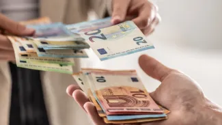 Limit na platby v hotovosti sa zmení