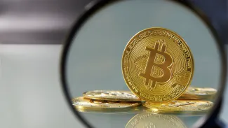 Bitcoin a zlatý kríž