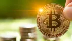 Bitcoin raketovo stúpa