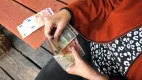Dôchodok 730 eur nestačí