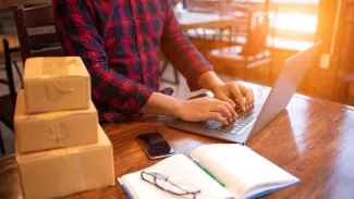 Finančná správa preveruje online predajcov