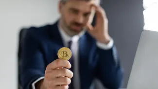 Bitcoin sa vytráca z búrz