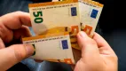 Úspory Slovákov sa stenčujú