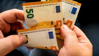 Úspory Slovákov sa stenčujú