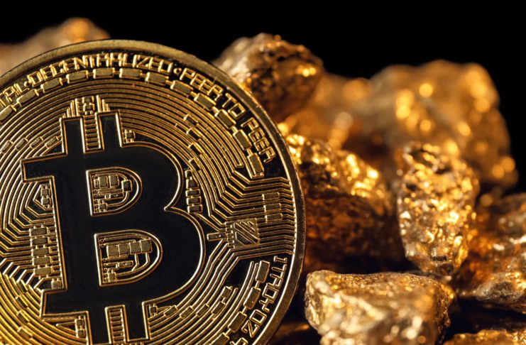 Miliardár Palihapitiya verí že Bitcoin nahradil zlato