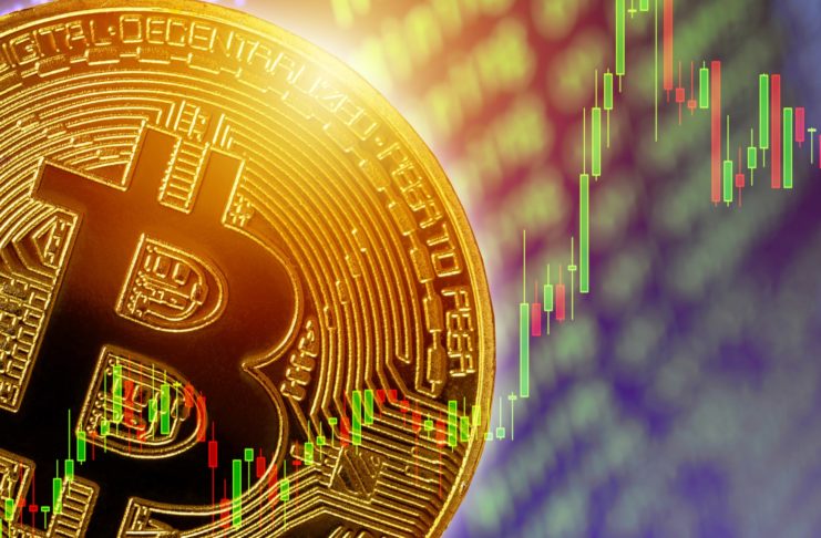 Bitcoin uzavrie klin priamo na rezistencii