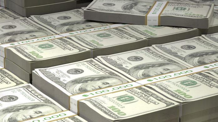 Dolárový index DXY na 20 ročnom maxime. Zdroj: Shutterstock.com/pryzmat Dolárový index DXY na 20 ročnom maxime