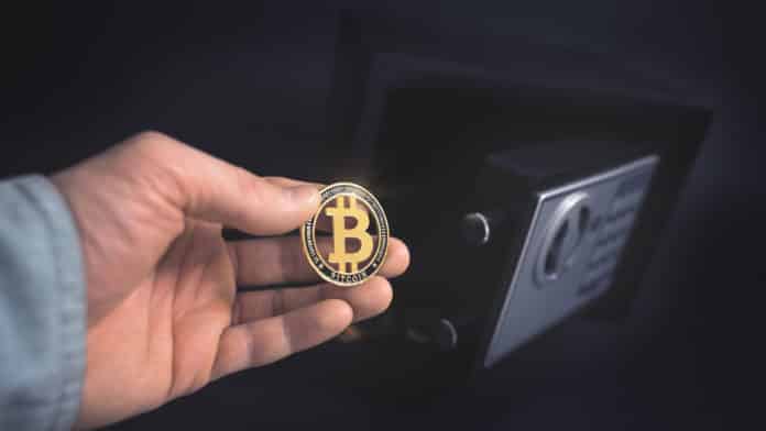 Je Bitcoin bezpečný?, zdroj: shutterstock.com/Velishchuk Yevhen Je Bitcoin bezpečný?