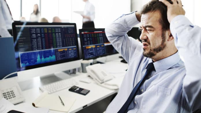 Ako úspešne prežiť finančnú krízu, zdroj: shutterstock.com/Rawpixel.com Ako úspešne prežiť finančnú krízu