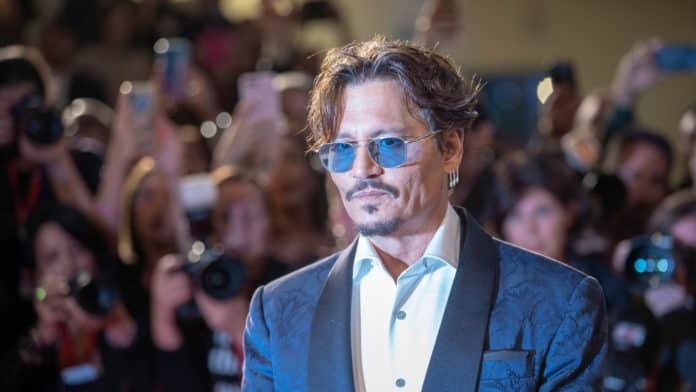 Johnny Depp nft. Zdroj: Shutterstock.com/Denis Makarenko Johnny Depp nft