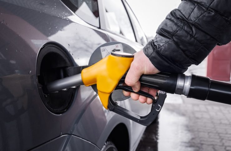 Dobrá správa pre motoristov – benzín aj nafta zlacneli