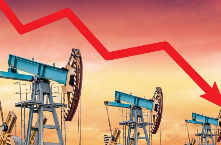 Cena ropy klesá