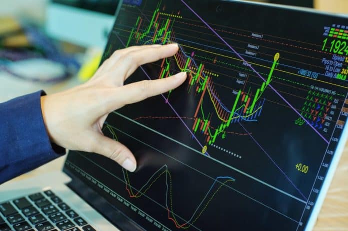 Technická analýza: čmáranice, v ktorých každý vidí, čo chce? (Komentár). Zdroj: shutterstock.com/OHishiapply Technická analýza: čmáranice, v ktorých každý vidí, čo chce? (Komentár)