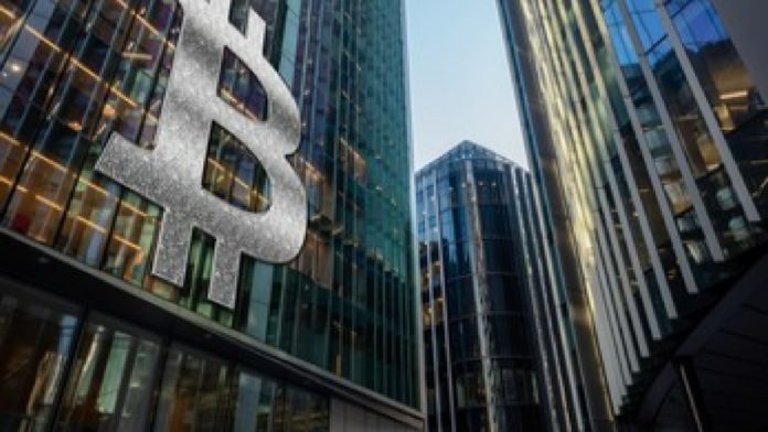 Bitcoin a odlivy inštitúcií. Zdroj: Shutterstock.com/Craig Hastings Bitcoin a odlivy inštitúcií