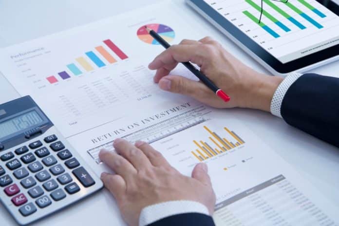 Dlhodobé investovanie je vzhľadom na mieru ziskov lepšie, ako krátkodobé obchody Dlhodobé investovanie je vzhľadom na mieru ziskov lepšie, ako krátkodobé obchody