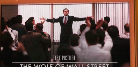 Záber z filmu vlk z Wall Street