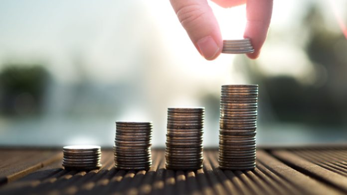 Ako ochrániť vaše peniaze. Zdroj: Shutterstock.com/CHOTTHANIN THITIAKARAKIAT Ako ochrániť vaše peniaze