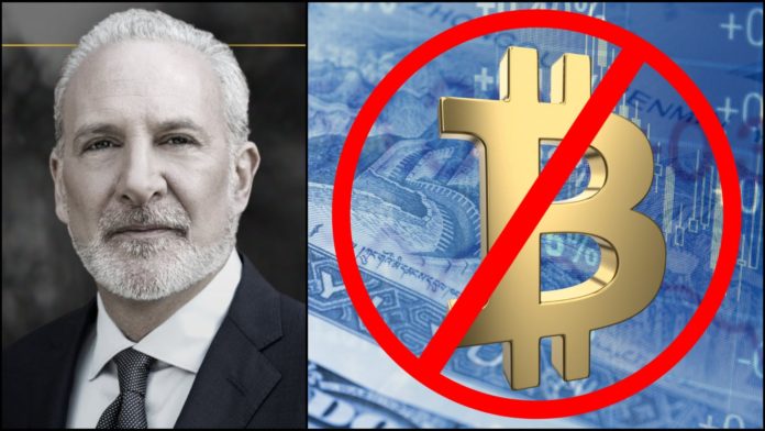 Peter Schiff: Bitcoin zlyhal. Zdroj: youtube.com/c/peterschiff a Shutterstock.com/g0d4ather Peter Schiff: Bitcoin zlyhal