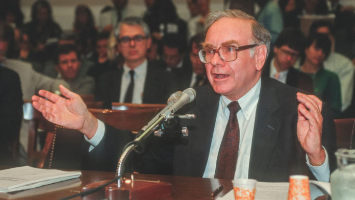 Jeden z najznámejších investorov Warren Buffett. Zdroj: Shutterstock.com/Rob Crandall Jeden z najznámejších investorov Warren Buffett