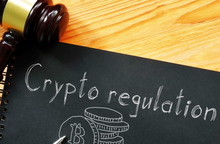 Šéf Bank of America: Chceme narábať s kryptomenami, avšak realita je taká, že regulátori nepustia!