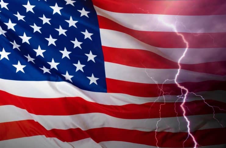 Štátny dlh USA masívne rastie spolu s rizikom recesie