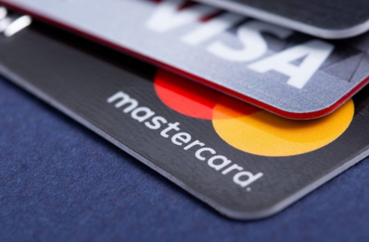 Visa a Mastercard.